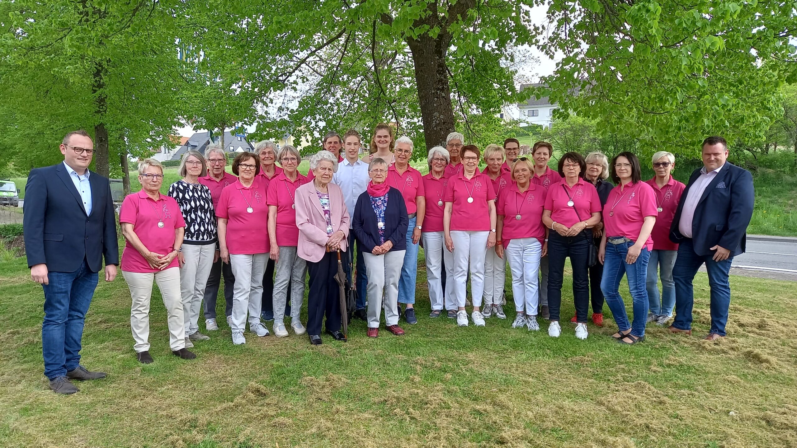220507-Koeniginnentreffen SFX Wennigloh 003 - Gruppenfoto